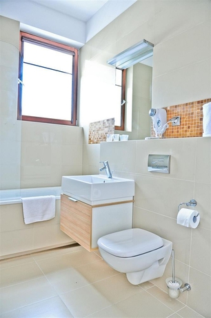 Imagen de la habitación del Hotel Golden Tulip Miedzyzdroje Residence. Foto 10