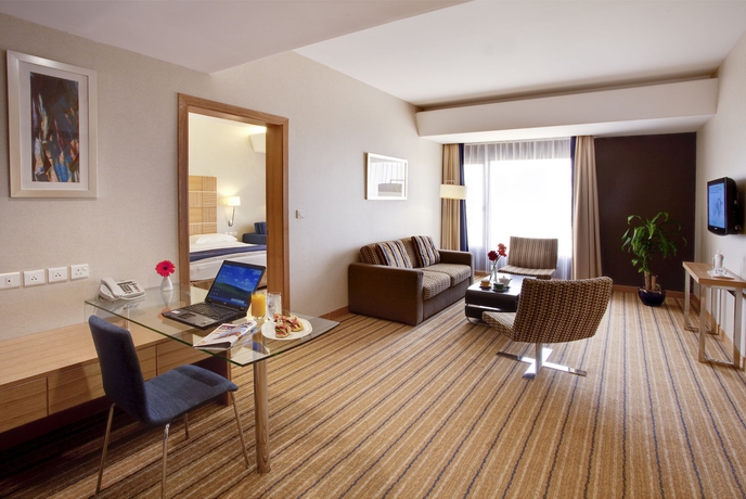 Imagen de los interiores del Hotel Golden Tulip Muscat. Foto 16