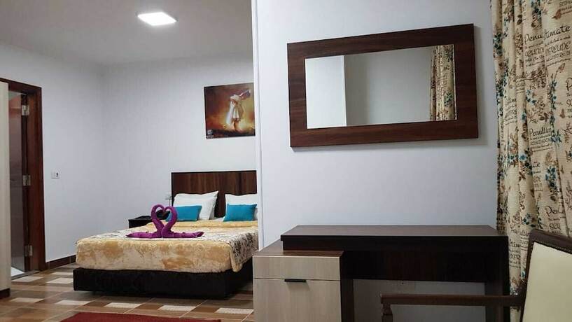 Imagen de la habitación del Hotel Golden Tulip October. Foto 10