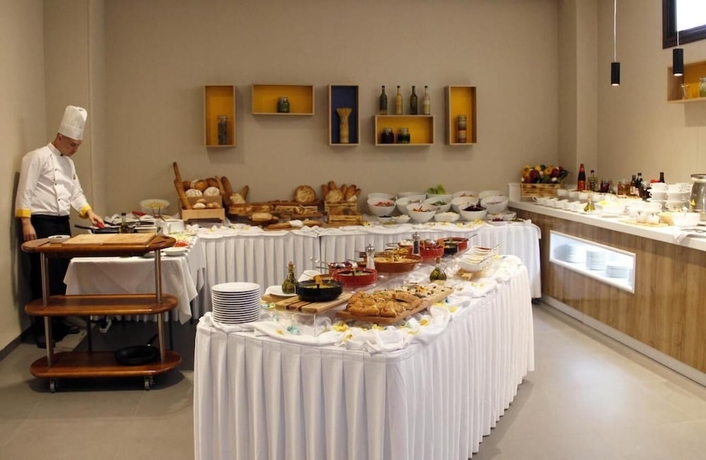 Imagen del bar/restaurante del Hotel Golden Tulip Opera Alger, Argel. Foto 1