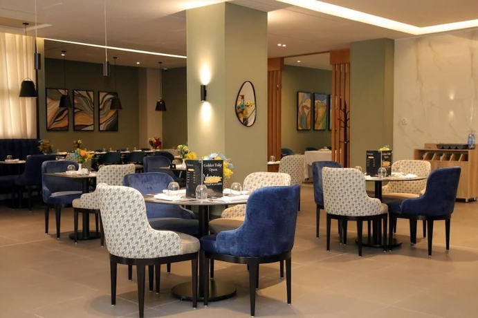 Imagen del bar/restaurante del Hotel Golden Tulip Opera Alger, Argel. Foto 5