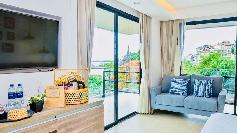 Imagen de la habitación del Hotel Golden Tulip Pattaya Beach Resort. Foto 12