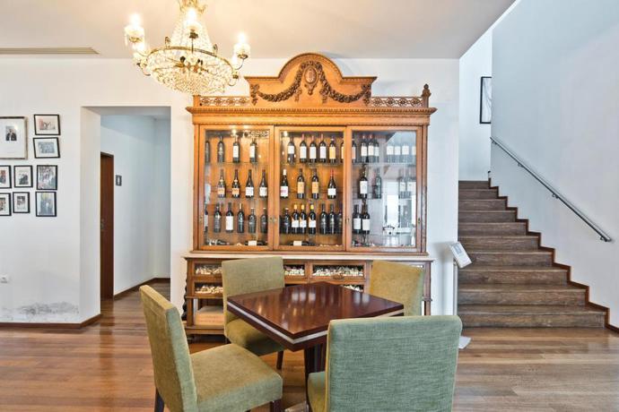 Imagen de los interiores del Hotel Golden Tulip Porto Gaia. Foto 8