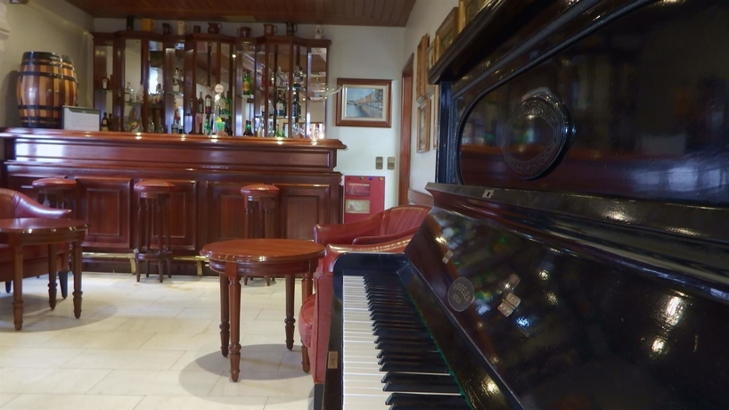 Imagen del bar/restaurante del Hotel Golden Tulip Porto Gaia and Spa. Foto 5