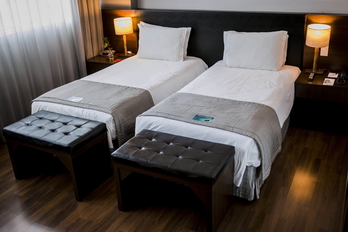 Imagen de la habitación del Hotel Golden Tulip Porto Vit&oacute;ria. Foto 3