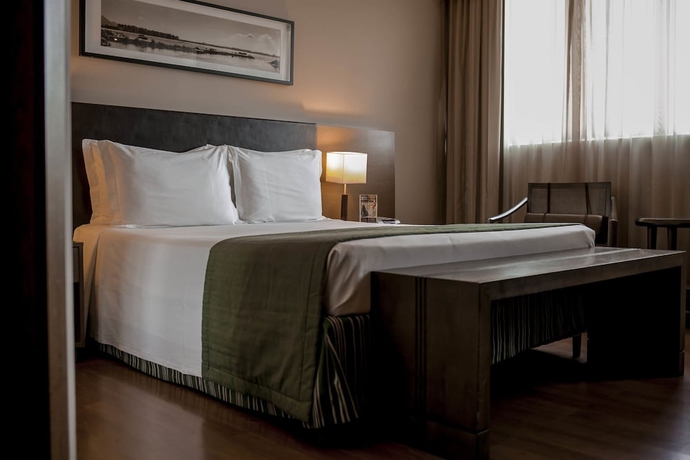 Imagen de la habitación del Hotel Golden Tulip Porto Vit&oacute;ria. Foto 5