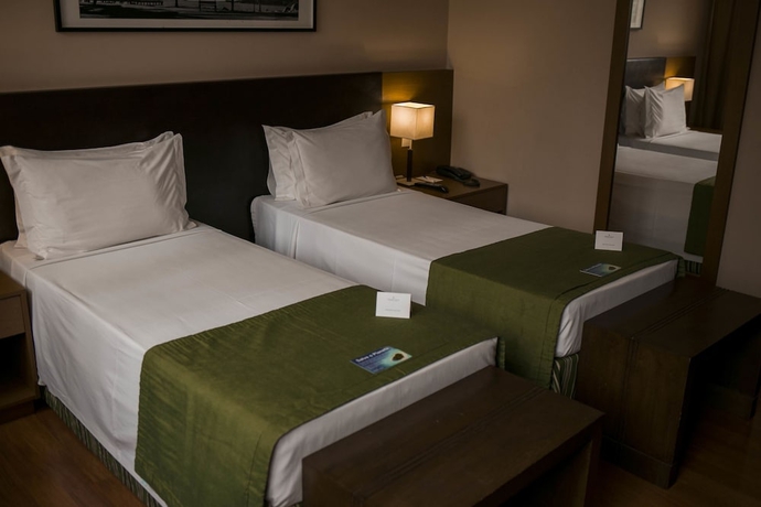 Imagen de la habitación del Hotel Golden Tulip Porto Vit&oacute;ria. Foto 6