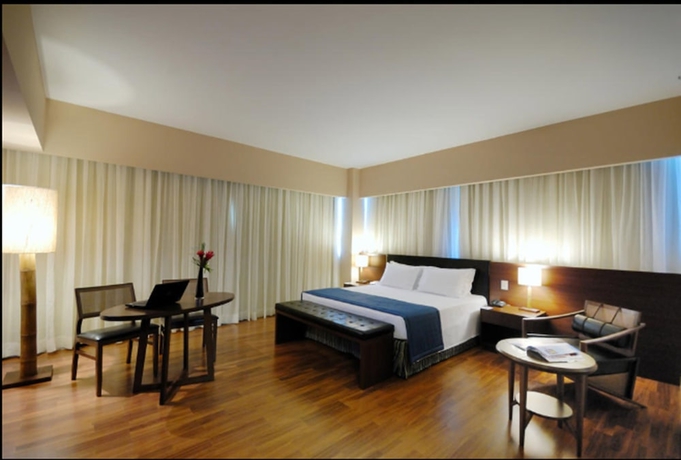 Imagen de la habitación del Hotel Golden Tulip Porto Vit&oacute;ria. Foto 8