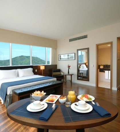 Imagen de la habitación del Hotel Golden Tulip Porto Vit&oacute;ria. Foto 9