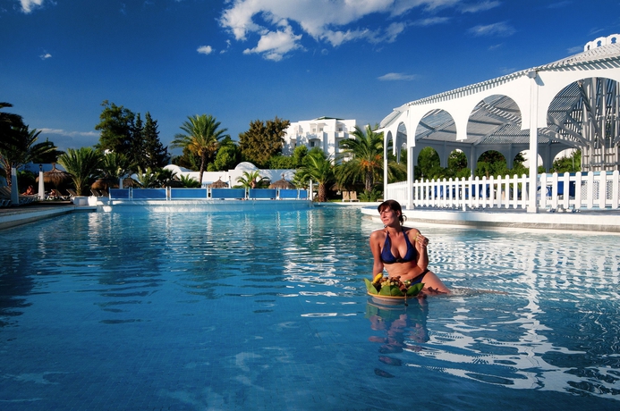 Imagen de la piscina del Hotel Golden Tulip President Hammamet. Foto 16