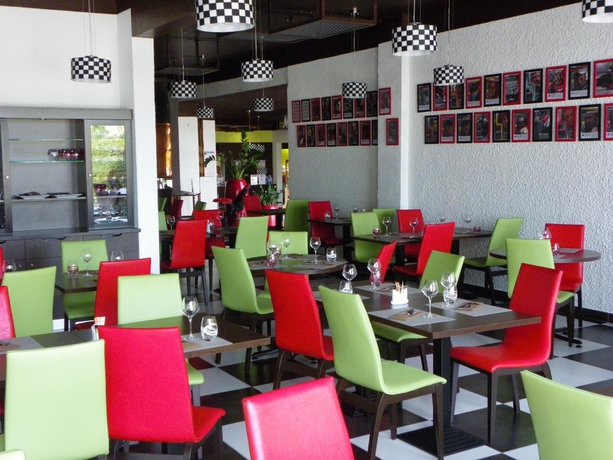 Imagen del bar/restaurante del Hotel Golden Tulip Roissy Saint Witz. Foto 5