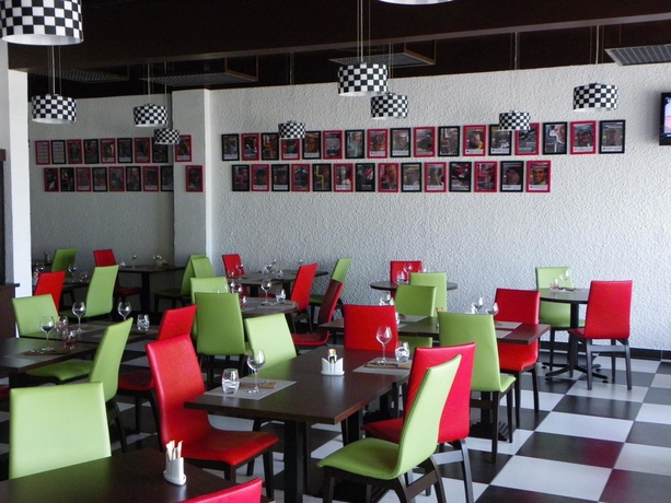 Imagen del bar/restaurante del Hotel Golden Tulip Roissy Saint Witz. Foto 6