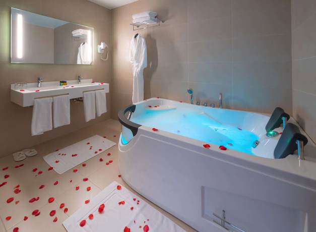 Imagen de la habitación del Hotel Golden Tulip Royaume. Foto 13