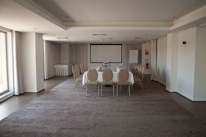 Imagen general del Hotel Golden Tulip São João Da Madeira. Foto 11