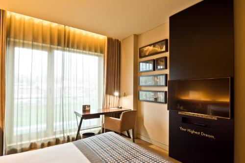 Imagen de la habitación del Hotel Golden Tulip S&atilde;o Jo&atilde;o Da Madeira. Foto 15
