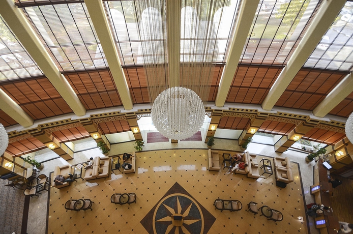 Imagen de los interiores del Hotel Golden Tulip Seeb. Foto 13