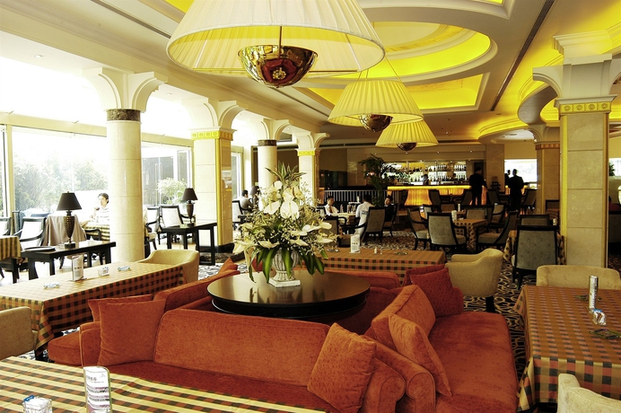 Imagen de los interiores del Hotel Golden Tulip Shanghai Rainbow. Foto 5