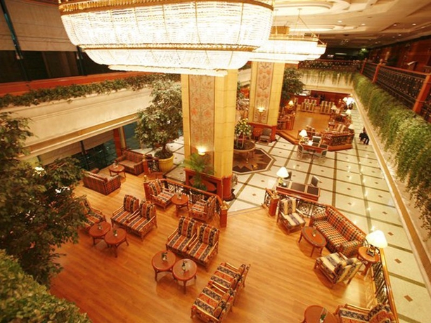 Imagen general del Hotel Golden Tulip Sovereign Bangkok. Foto 7