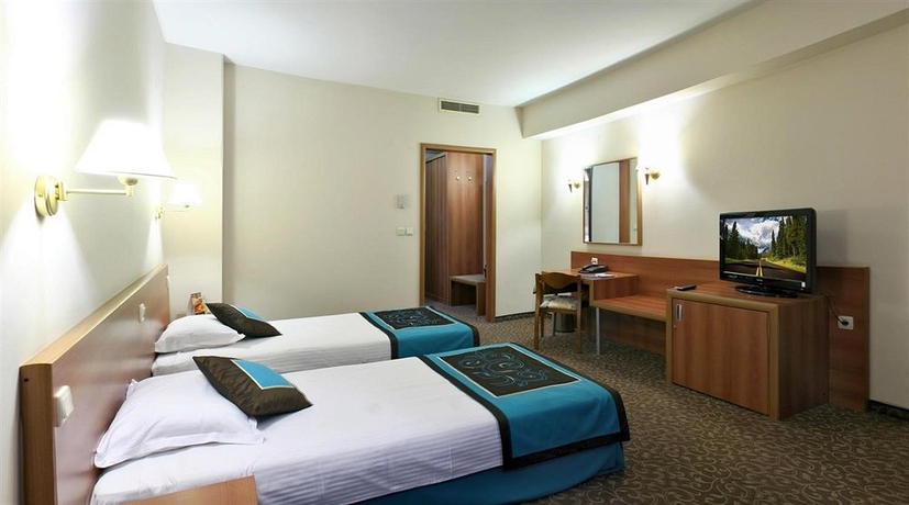 Imagen de la habitación del Hotel Golden Tulip Varna. Foto 6