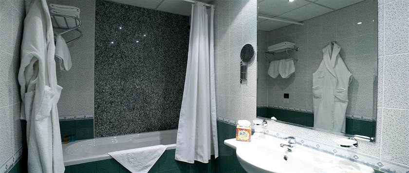 Imagen de la habitación del Hotel Golden Tulip Varna. Foto 9