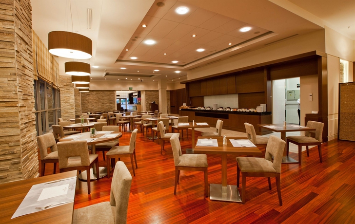 Imagen del bar/restaurante del Hotel Golden Tulip Warsaw Centre. Foto 3