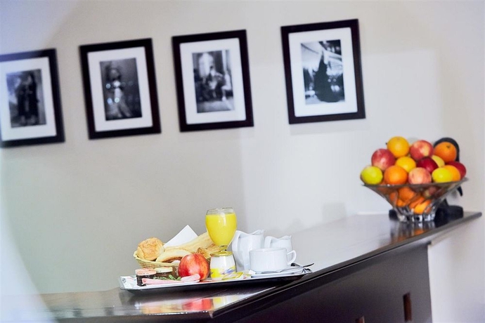 Imagen del bar/restaurante del Hotel Golden Tulip Washington Opera. Foto 4