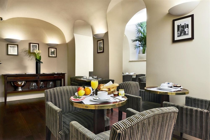 Imagen del bar/restaurante del Hotel Golden Tulip Washington Opera. Foto 5