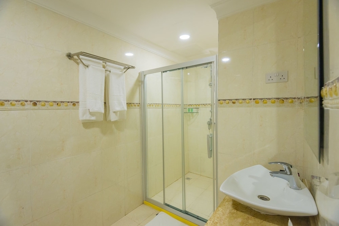 Imagen de la habitación del Hotel Golden Tulip Zanzibar Resort. Foto 10