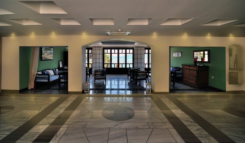 Imagen de los interiores del Hotel Golden View Beach. Foto 17