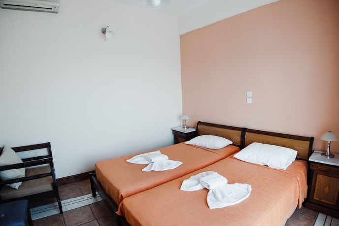 Imagen de la habitación del Hotel Golden View Beach. Foto 10