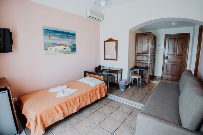 Imagen de la habitación del Hotel Golden View Beach. Foto 13