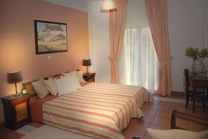 Imagen de la habitación del Hotel Golden View Beach. Foto 16