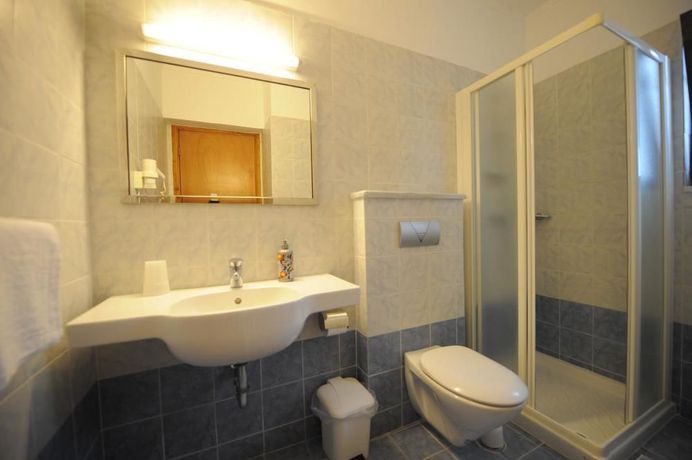 Imagen de los exteriores del Hotel Golden View Studios. Foto 14