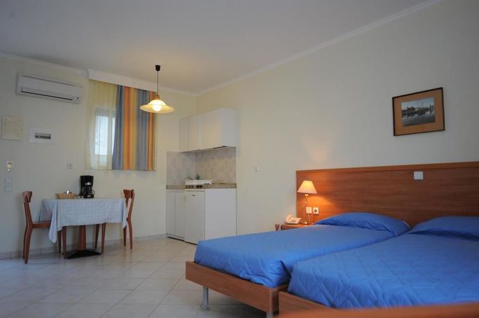 Imagen de los exteriores del Hotel Golden View Studios. Foto 15