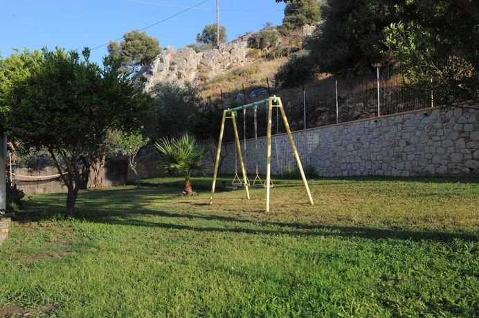 Imagen de la habitación del Hotel Golden View Studios. Foto 7