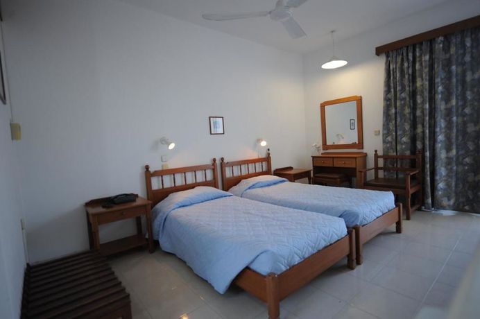 Imagen de los exteriores del Hotel Golden View Studios. Foto 16