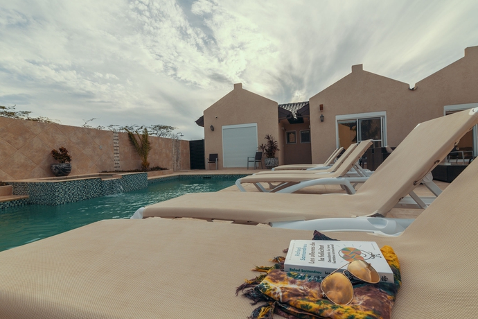 Imagen de la piscina del Hotel Golden Villas Aruba. Foto 16