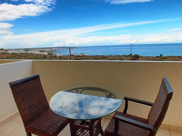 Imagen de la habitación del Hotel Golden Villas. Foto 7