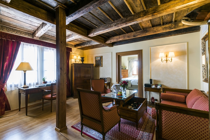 Imagen de la habitación del Hotel Golden Well. Foto 5