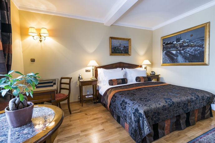 Imagen de la habitación del Hotel Golden Well. Foto 6