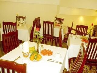Imagen del bar/restaurante del Hotel Golden Wings. Foto 4