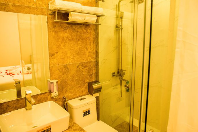 Imagen de la habitación del Hotel Golden hotel, Hanoi. Foto 5