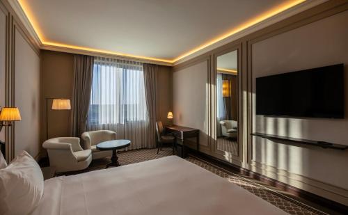 Imagen de la habitación del Hotel GoldenEye & Casino. Foto 18