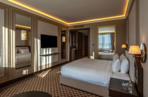 Imagen general del Hotel GoldenEye & Casino. Foto 8