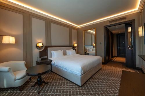 Imagen general del Hotel GoldenEye & Casino. Foto 11