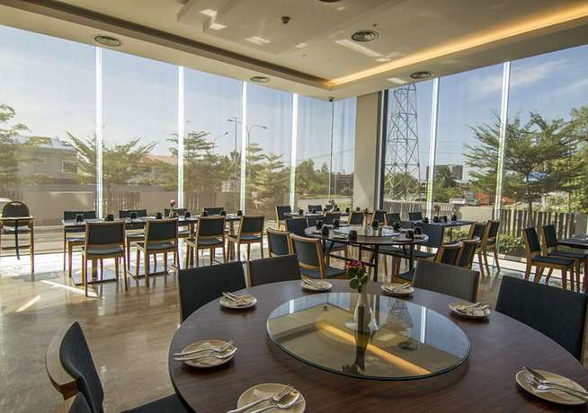 Imagen del bar/restaurante del Hotel Goldenbay. Foto 2