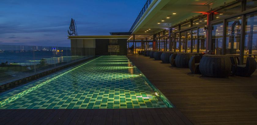 Imagen de la piscina del Hotel Goldenbay. Foto 20