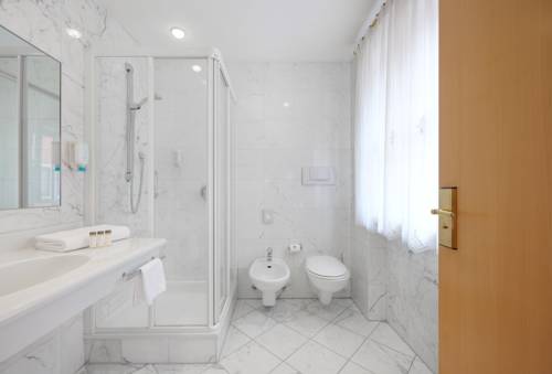 Imagen de la habitación del Hotel Goldene Rose, San Lorenzo di Sebato. Foto 8