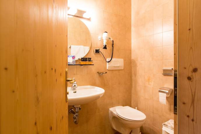 Imagen de la habitación del Hotel Goldene Rose, Welsberg-Taisten - Monguelfo-Tesido. Foto 14
