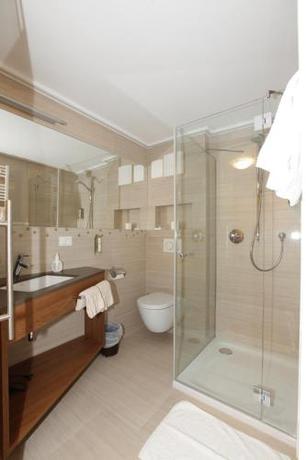 Imagen de la habitación del Hotel Goldener Adler, Curon Venosta. Foto 8